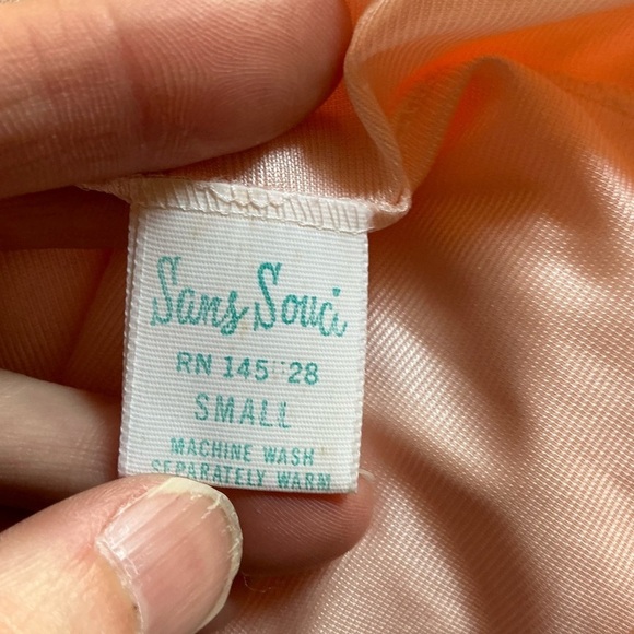 Vintage 60s feminine lace trimmed robe - Picture 2 of 11